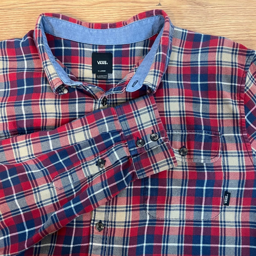 Vans Mens XL Classic Fit Flannel Shirt Red Navy Blue Plaid Long Sleeve Button Up